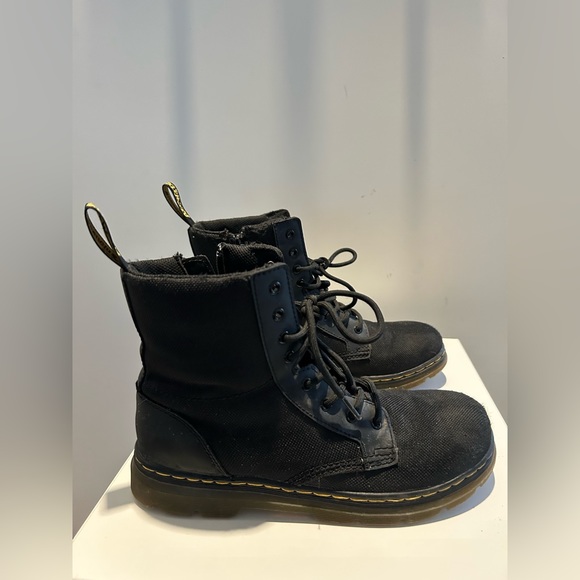 Dr Martens unisex size 5 youth - Picture 2 of 5
